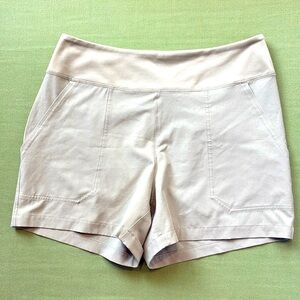 New without tags - Women’s Patagonia Happy Hike shorts Size M Tan